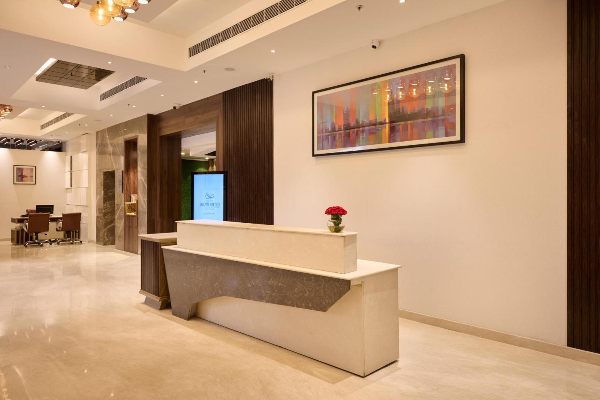 Delite Sarovar Portico פארידבד מראה חיצוני תמונה