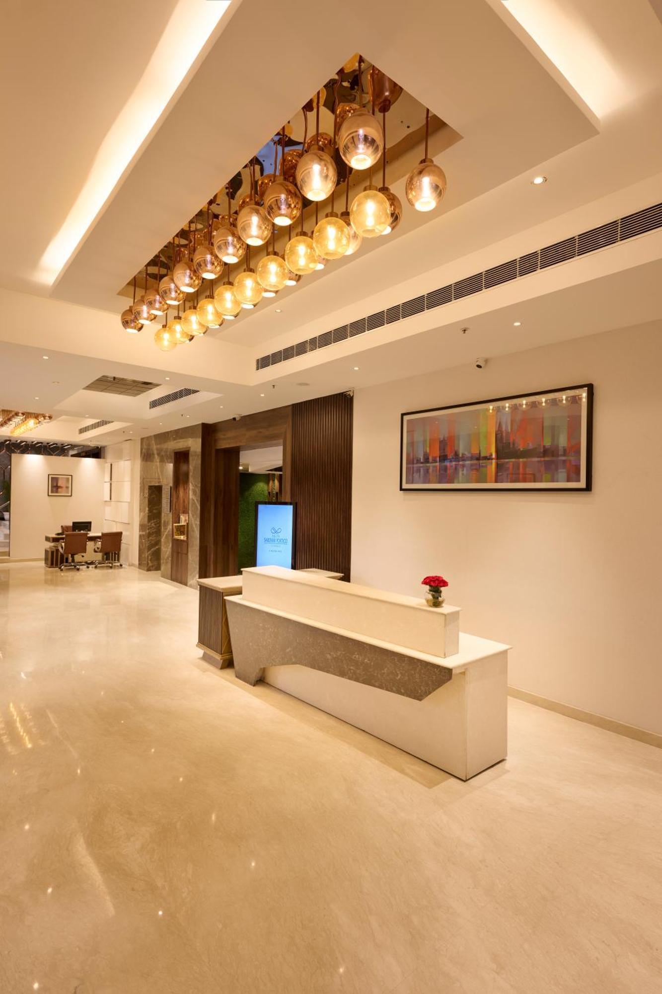 Delite Sarovar Portico פארידבד מראה חיצוני תמונה