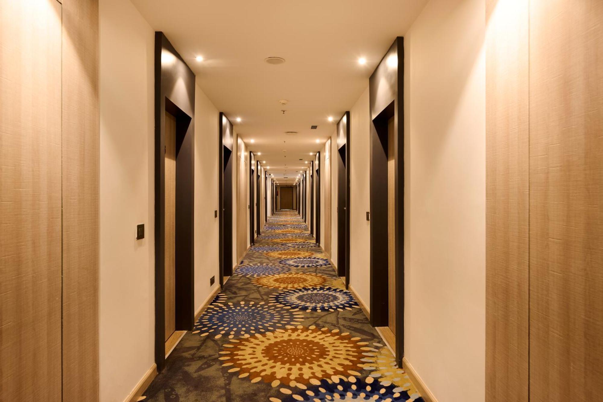 Delite Sarovar Portico פארידבד מראה חיצוני תמונה