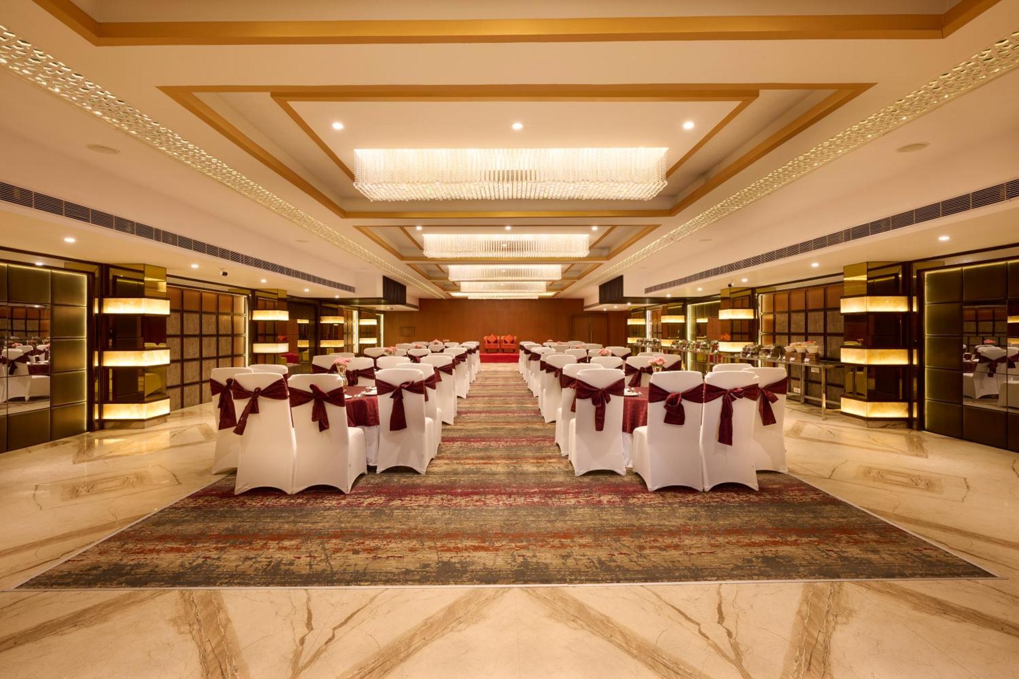 Delite Sarovar Portico פארידבד מראה חיצוני תמונה