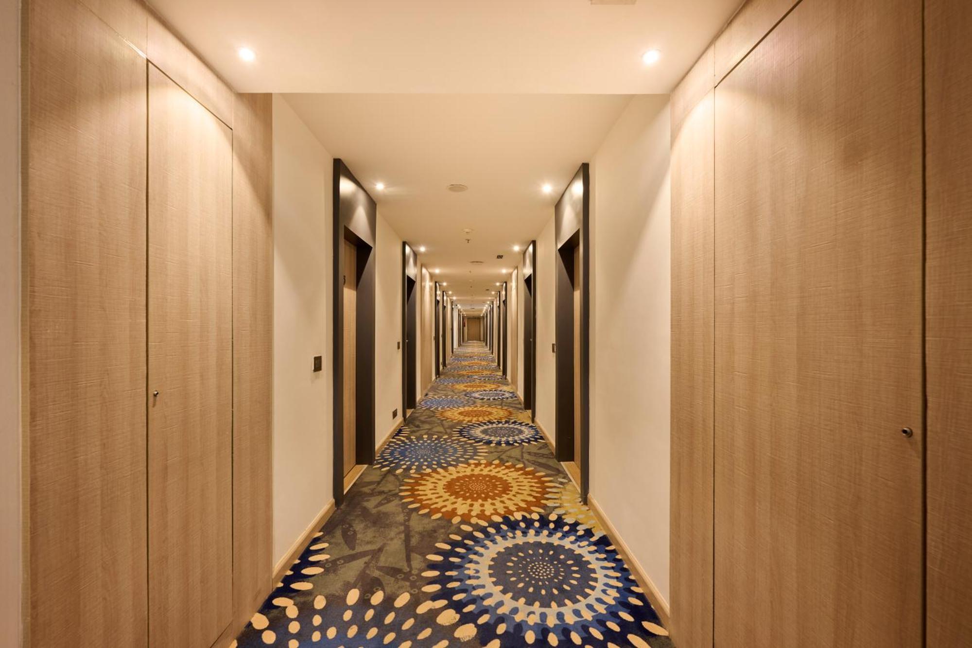 Delite Sarovar Portico פארידבד מראה חיצוני תמונה