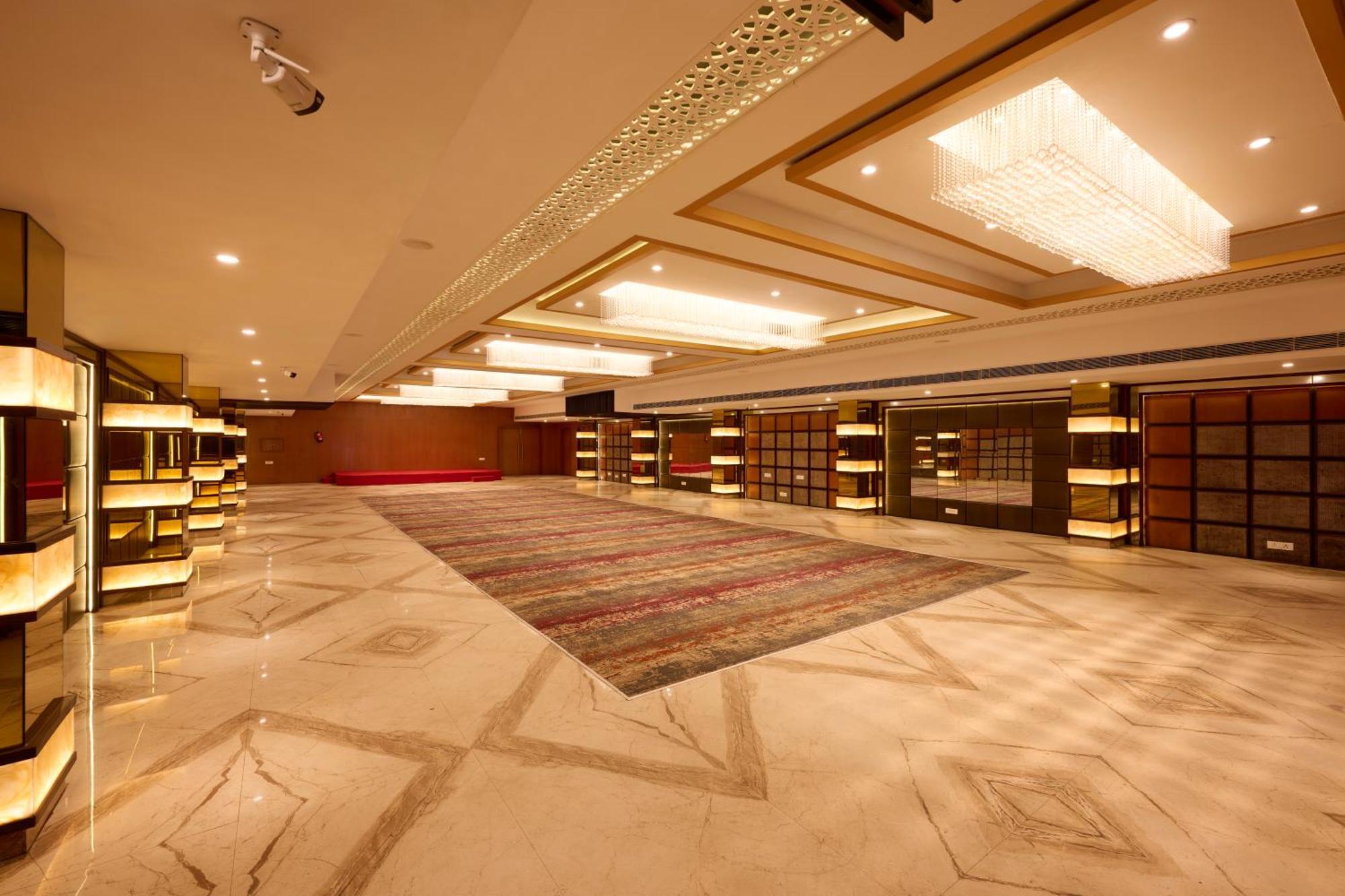 Delite Sarovar Portico פארידבד מראה חיצוני תמונה