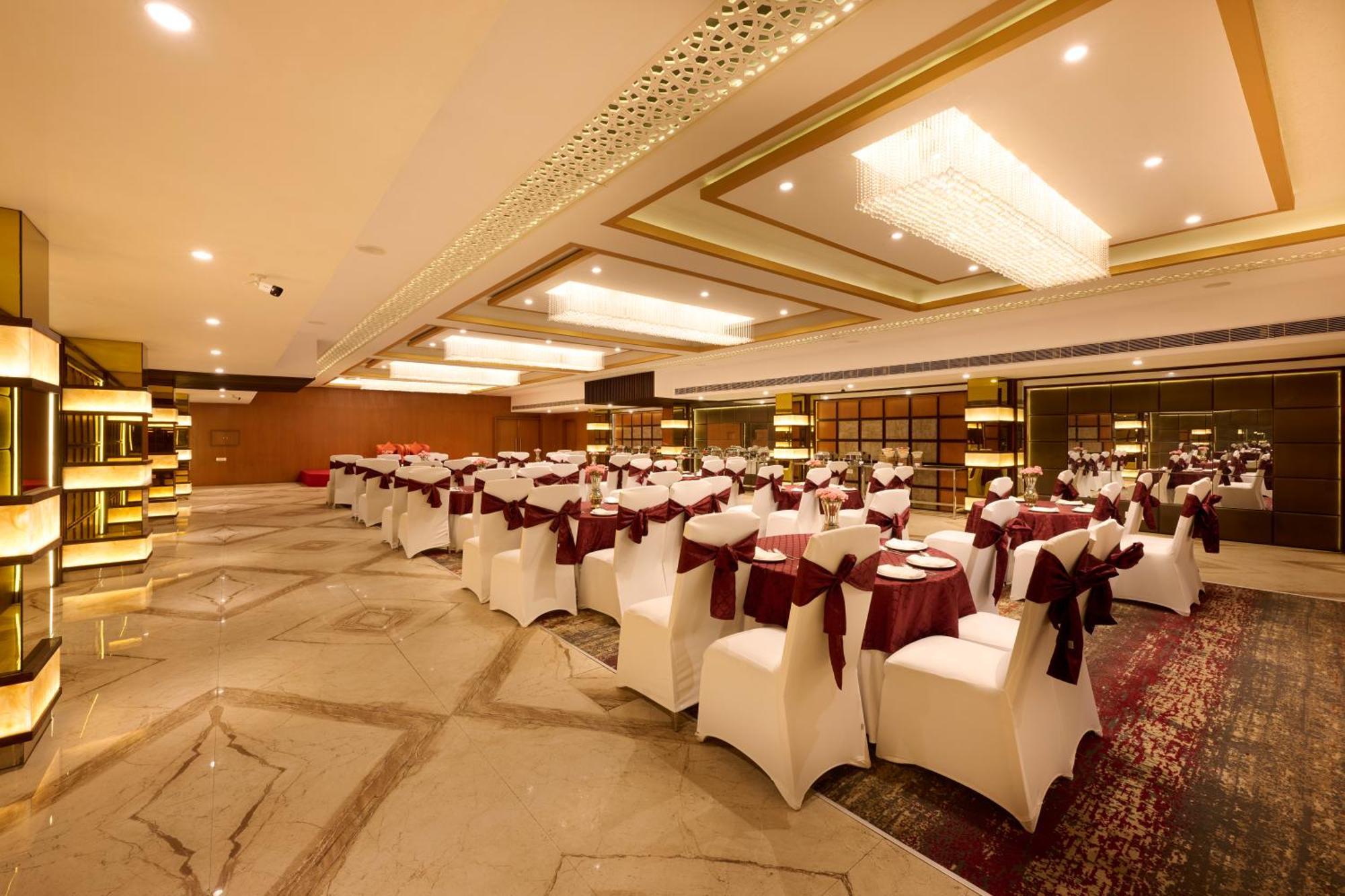 Delite Sarovar Portico פארידבד מראה חיצוני תמונה