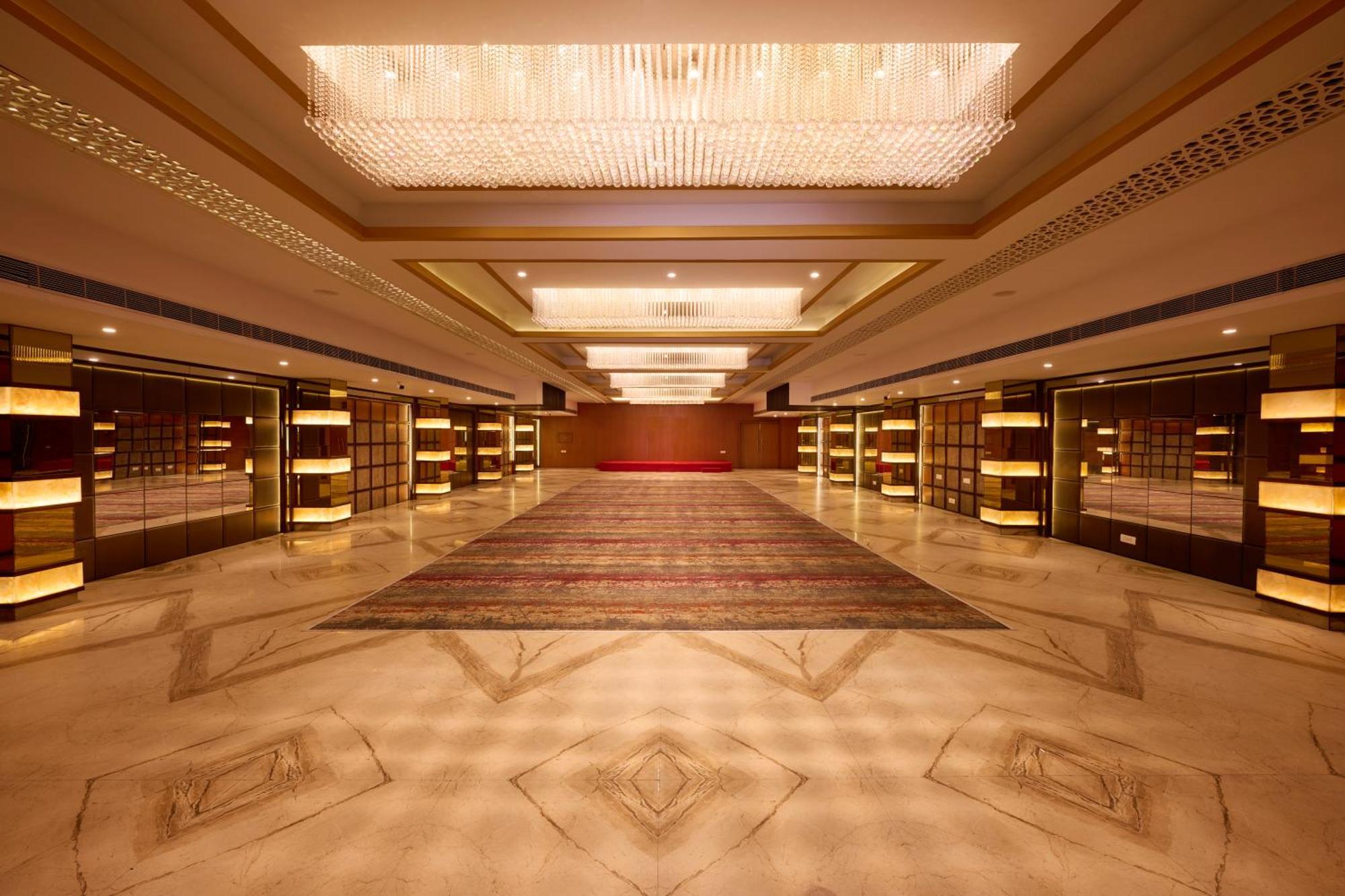Delite Sarovar Portico פארידבד מראה חיצוני תמונה
